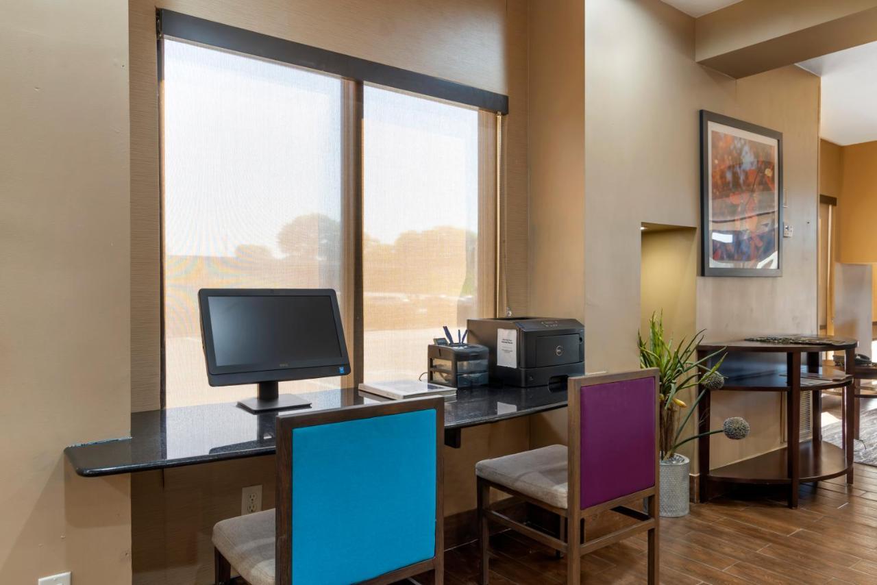 Comfort Suites Locust Grove Atlanta South Экстерьер фото